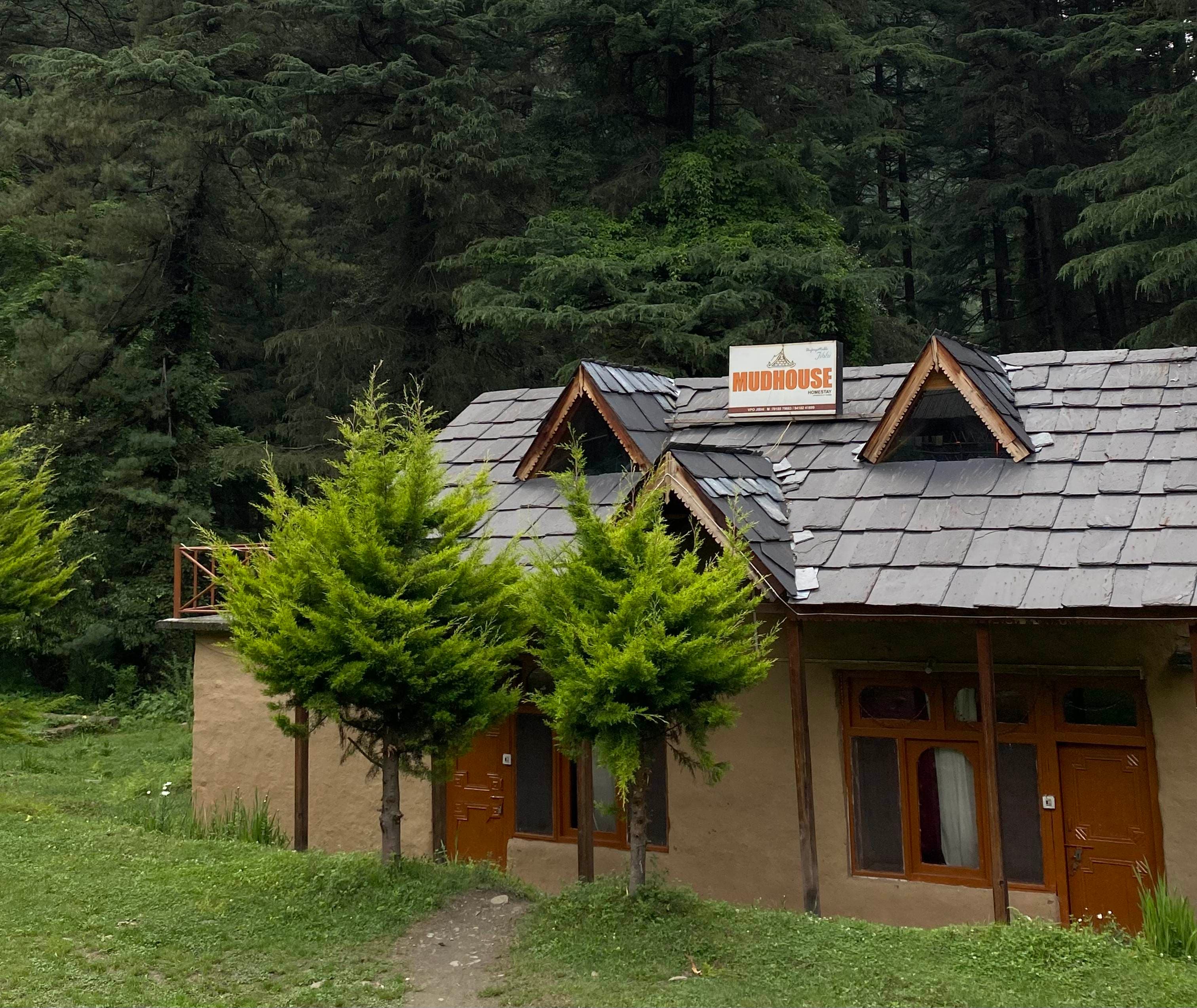 Mudhouse Cafe in Jibhi